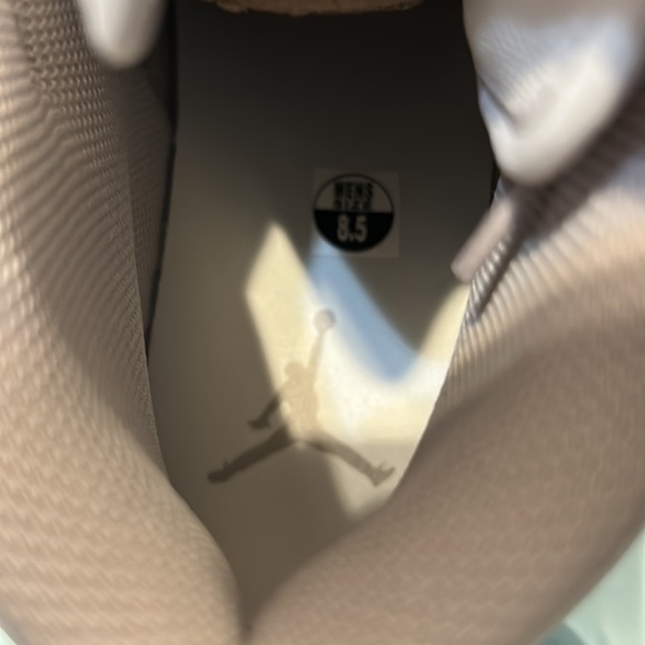 Brand new Air Jordan 1 Mid ‘College Grey’ - Picture 4 of 4